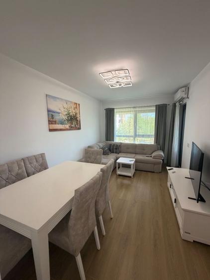 Apartament cu 3 camere decomandat în P-ta Presei Libere