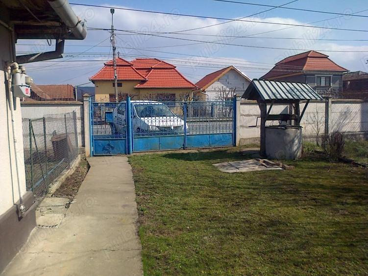 Teren de 2400 mp, în Luna