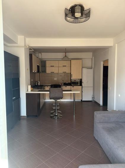Apartament cu 2 camere decomandat, mobilat în Militari
