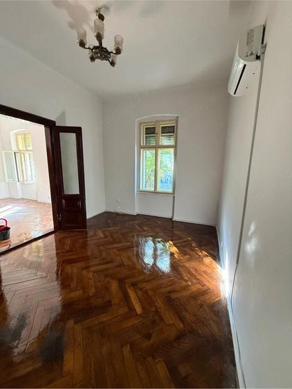 Apartament cu 2 camere nedecomandat în Sinaia