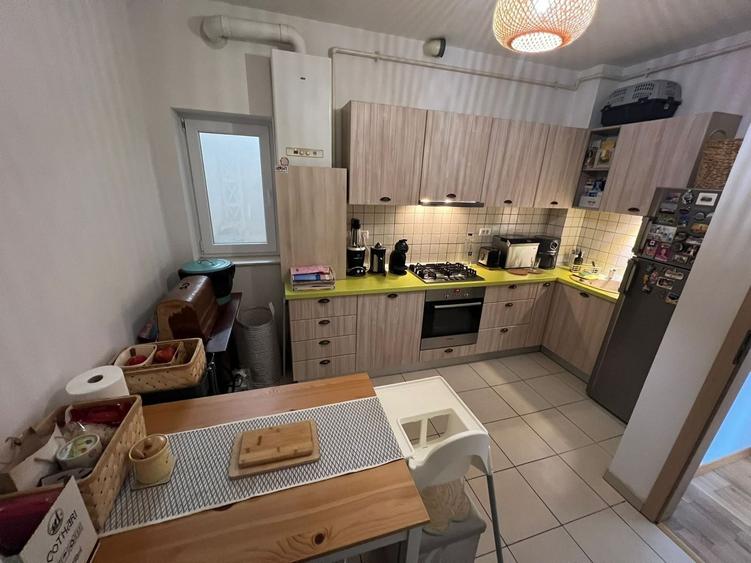 Decomandat. Bucatarie separata. Mobilat si utilat. Girocului - pozitie excelenta - 7