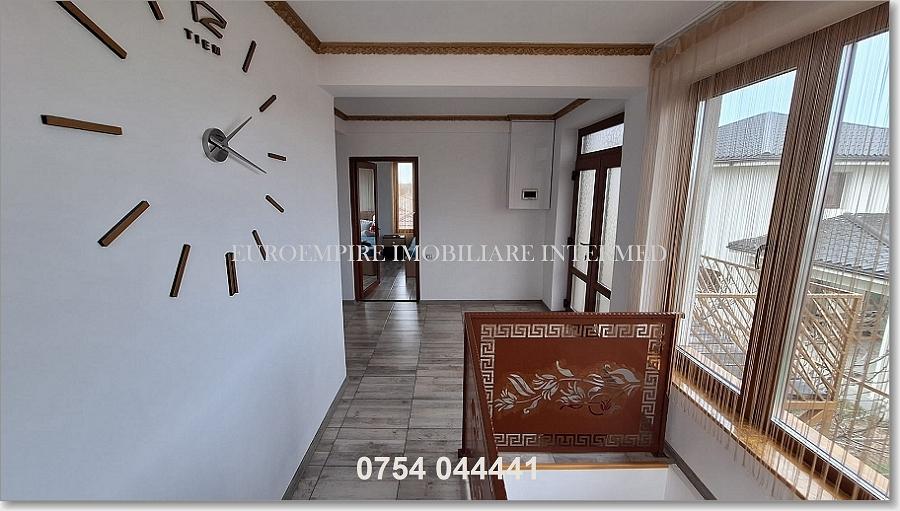 Vila+casa de vanzare zona Km 5 - 5