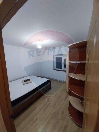 Apartament 2 camere decomandat in Rovine - Penny - 3