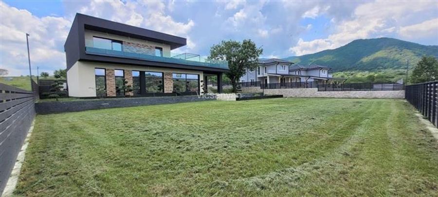 Imobil de lux,piscina,garaj,Cisnadie,la 10 km de SB,comision 0