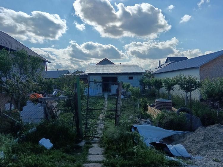 Vand proprietate in Cazasu, aproape de Braila, compusa din casa noua si teren de 304 mp, intr-o zona in plina dezvoltare - 5