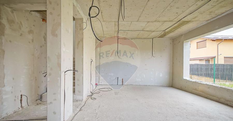 Casa spa?ioasa la gri, 4 camere, 3 bai, teren 500 mp ... - 24