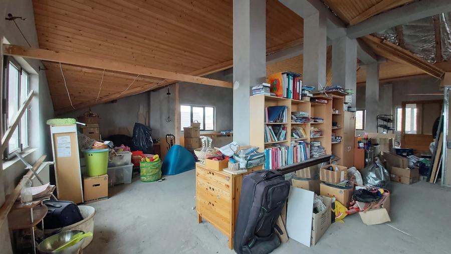 Vanzare vila frumoasa cu 2 garaje si teren mare in Popesti Leordeni - 9