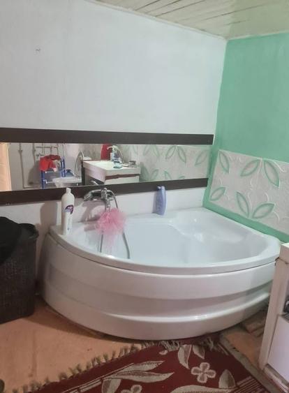 Casă cu 3 camere cu Teren 1000 Mp în Central