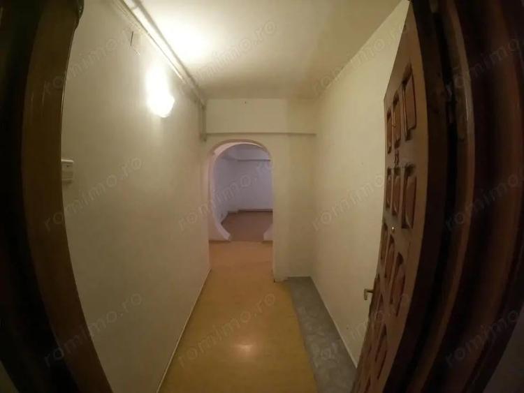 Apartament central de 3 camere, 75 mp, cu boxa pentru depozitare - 1