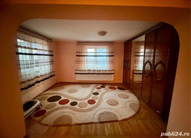 Casa de vanzare in Pucioasa - centru - 1