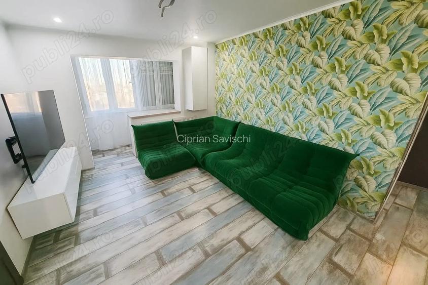 Vand apartament 2 camere in Micalaca et. 7 8 pe umbra