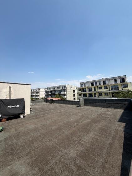 Apartament cu 5 camere nedecomandat în Herăstrău