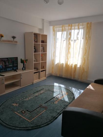 Inchiriez apartament 2 camere central. - 1
