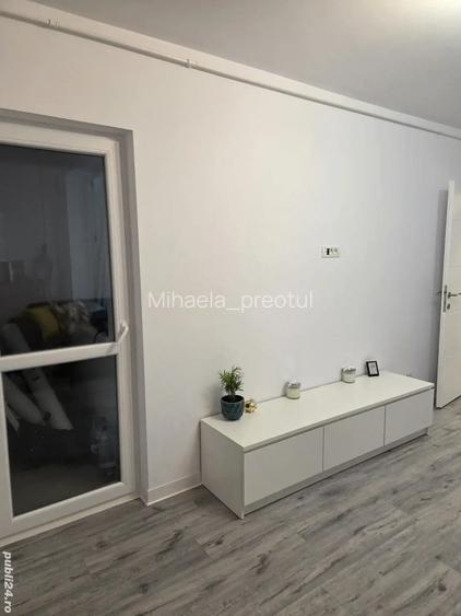 Garsoniera decomandata Mihai Bravu