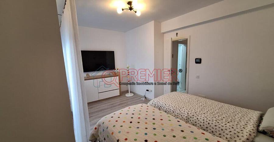 Casa in?iruita P+1+M - 4 camere - 2 terase - curte - 6