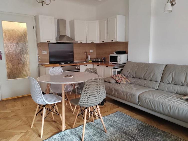 Studio Piata Romana - Bulevardul Gheorghe Magheru - 5