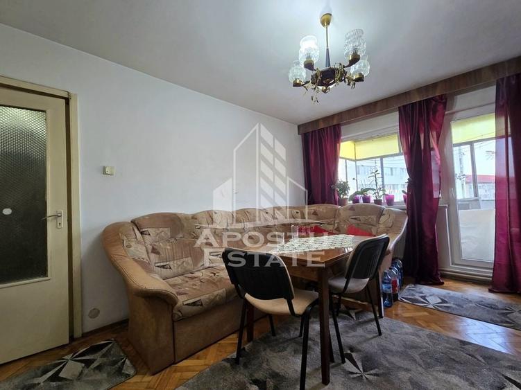 Apartament cu 4 camere, centrala proprie, zona Dacia - 3