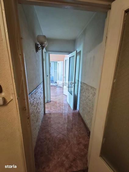Apartament cu 4 camere semidecomandat în Central