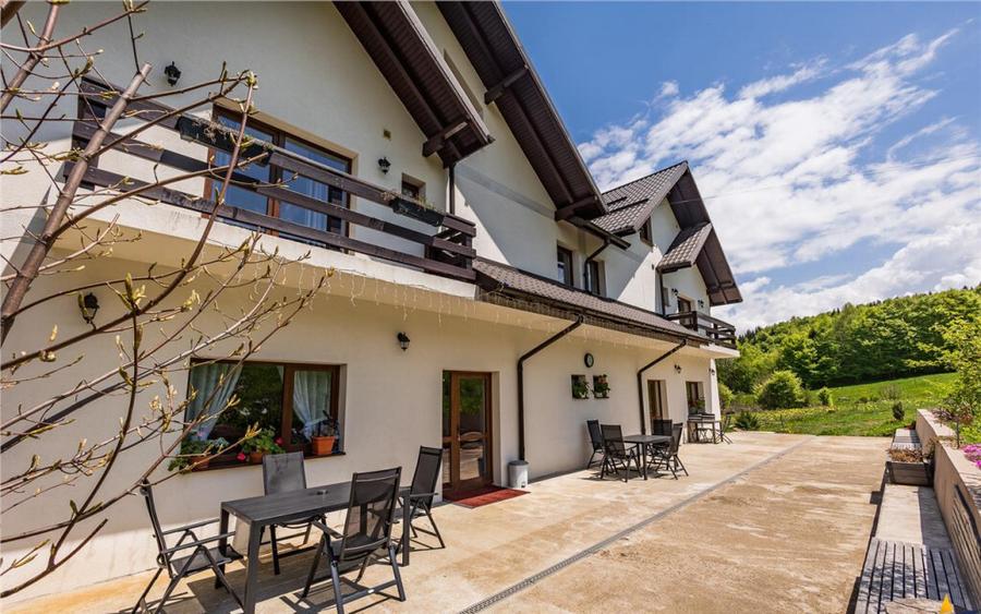 FILM! Oaza de relaxare si rafinament, in peisaje montane spe - 13