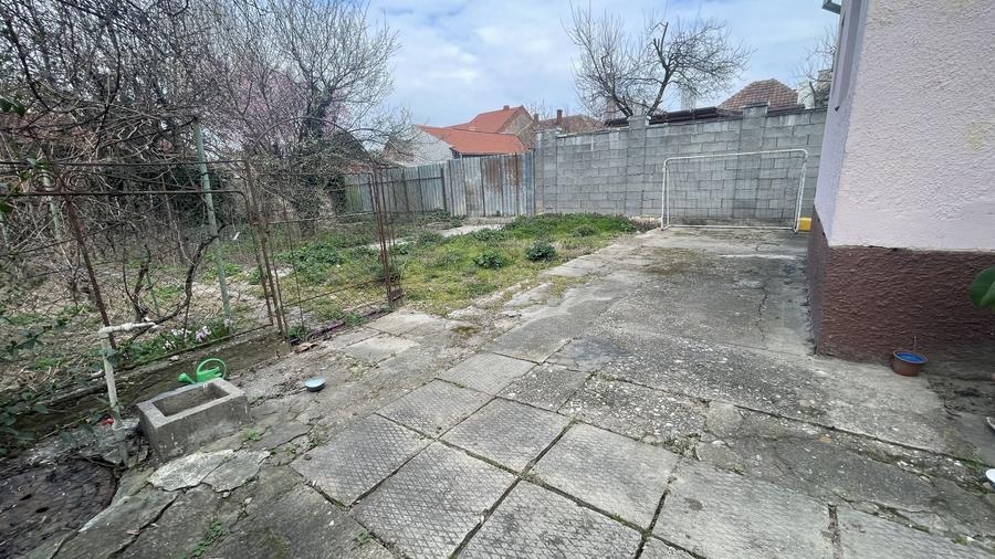 Casa de vanzare cu teren 572 mp si front generos 21 ml - 6