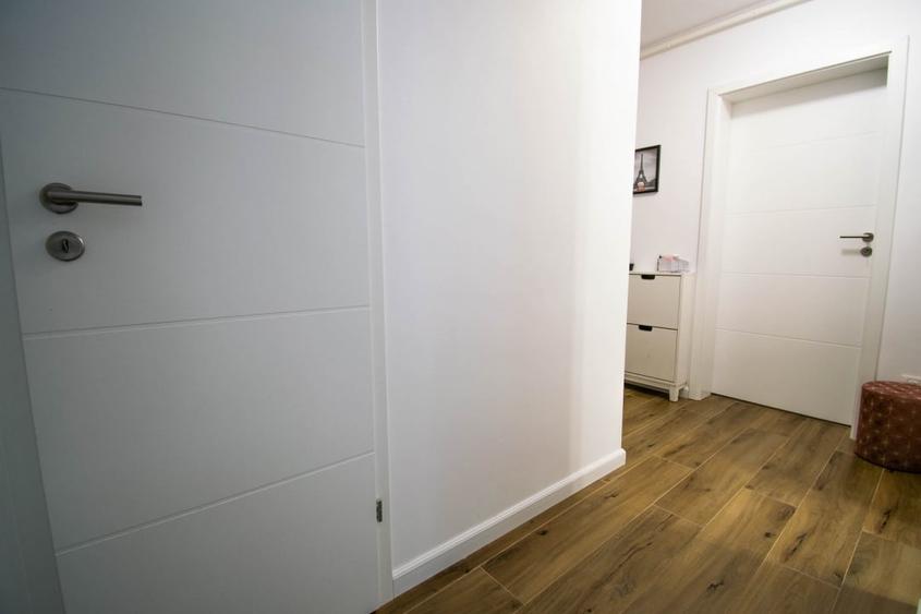 Bd.Obregia 2 camere,renovat lux,mobilat-utilat,centrala proprie,etaj 3/10 - 33