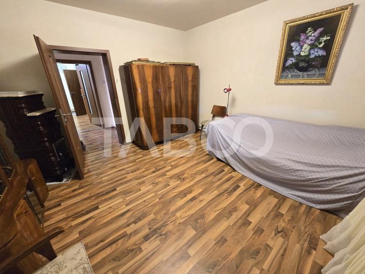 Casa individuala de vanzare 4 camere si curte 1310 mp Gusterita - 5