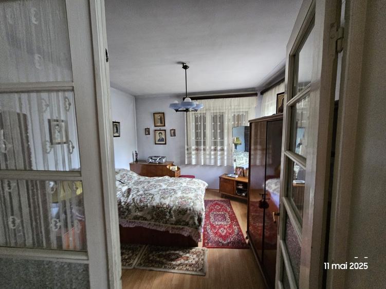 Marriott, vanzare casa si teren 388mp. - 9