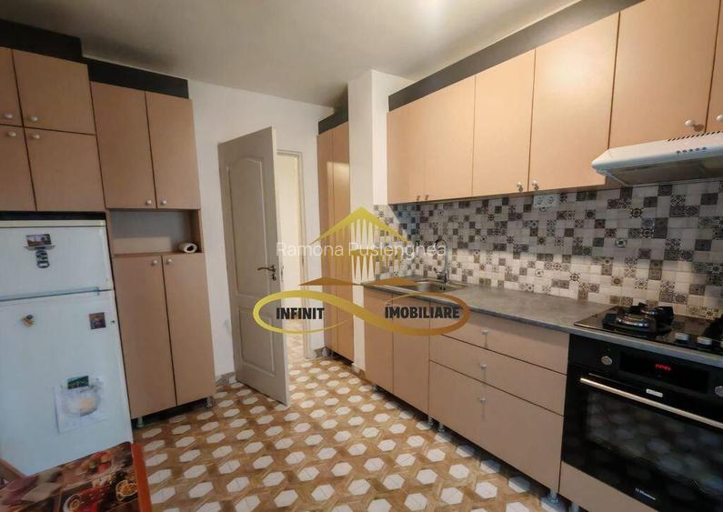 Apartament cu 3 camere de inchiriat