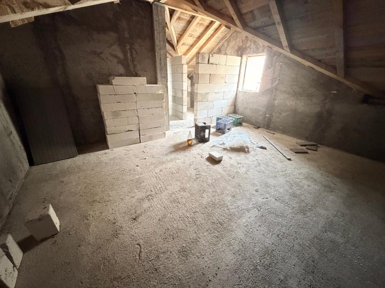 Casa deosebita P+1+M. Strada asfaltata. Constructie noua. - 18