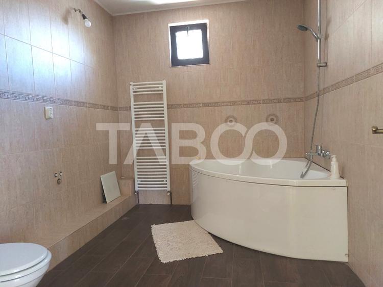 Casa 200 mpu 4 camere curte si gradina zona linistita Talmaciu - 9