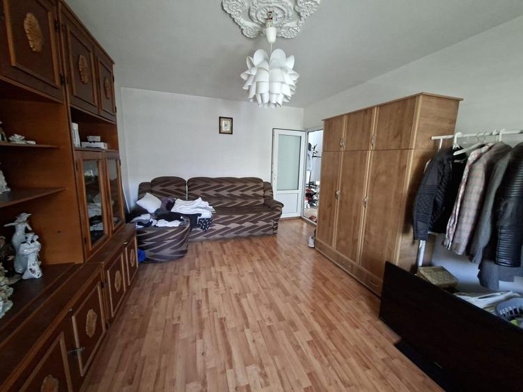 Apartament 2 camere et. 1 Carol Davila decomandat, confort 1 + Garaj. Proprietar - 8