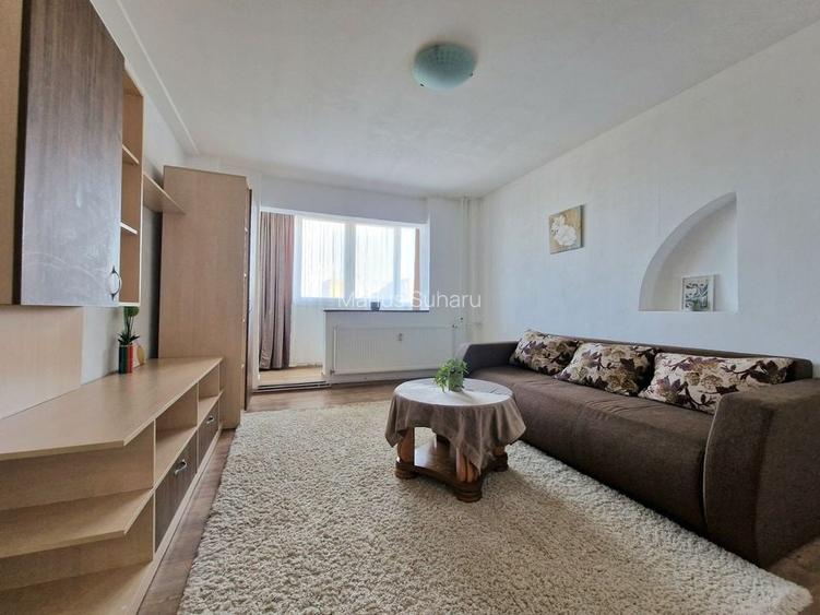 Apartament cu 3 camere semidecomandat, mobilat în Circumvalațiunii