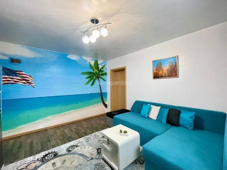 Proprietar vand apartament cu 2 camere, 2 bai, dressing in centrul Girocului