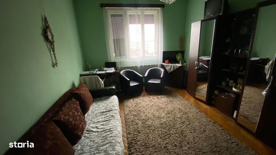 Apartament cu o camera , zona centrala , 21 Decembrie , etaj 4 - 1