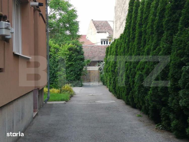 Casa de locuit si spatii comerciale , zona centrala - 1