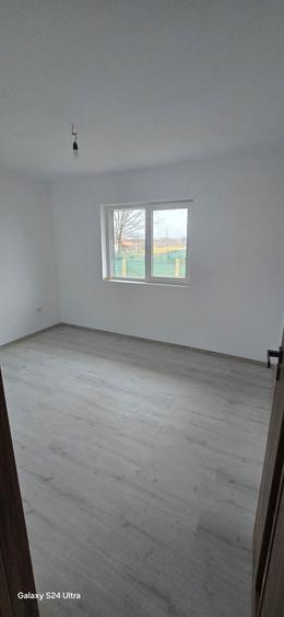 Vand Casa in comuna Voinesti - 2