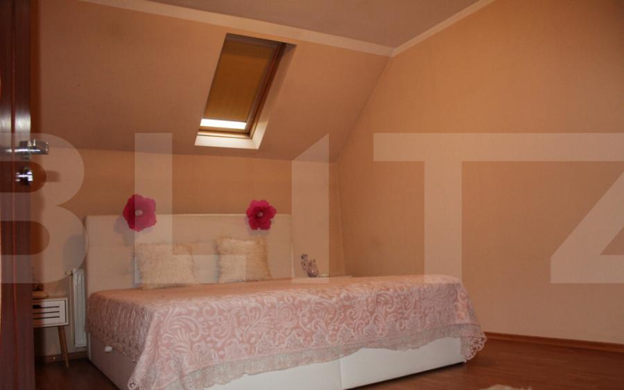 Casa cu etaj ?i spa?iu comercial, vedere la partia de sc - 4