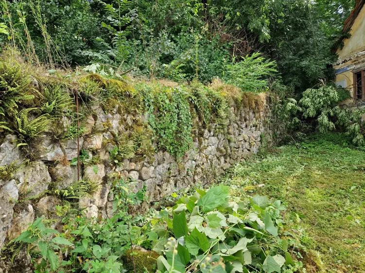 Casa intr-un loc superb - 10