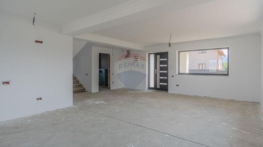 Casa moderna, la cheie, in Cristian - Str. Carpati - 17