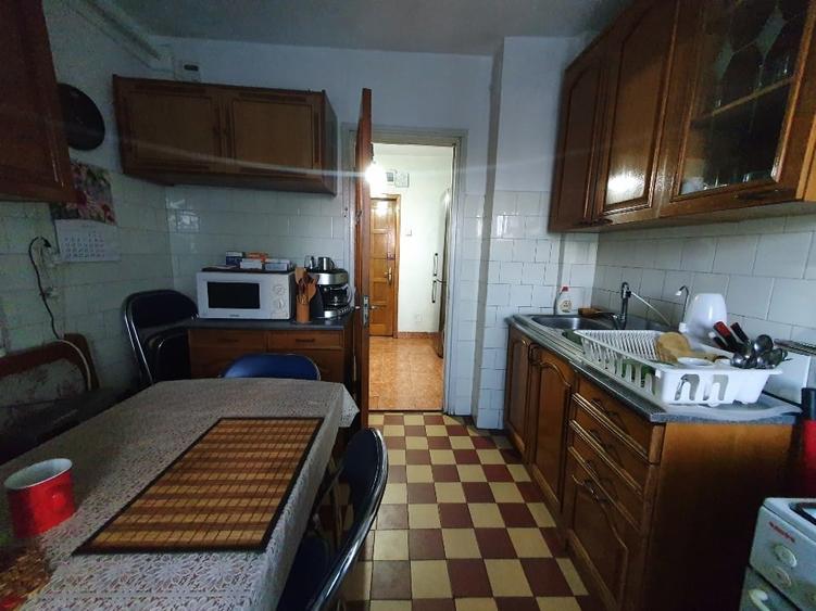 Vanzare apartament 4 camere , bloc Gioconda - 15