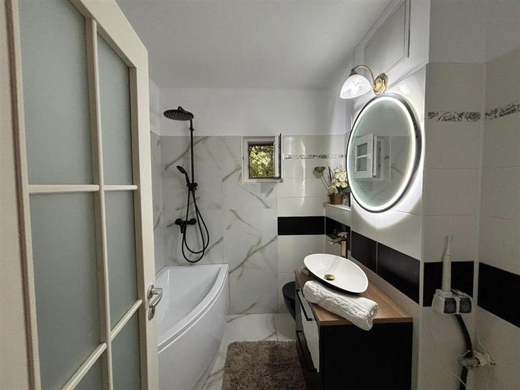 Podul de Fier - 2 camere decomandat - renovat complet - 8