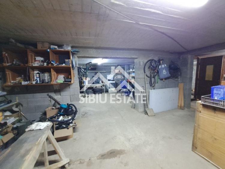 Casa cu pivnita mare, dormitor la parter, Selimbar - 13