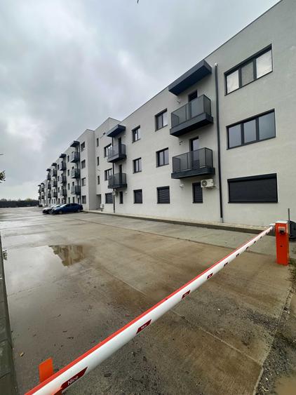 Apartament cu 2 camere decomandat în 1 Decembrie