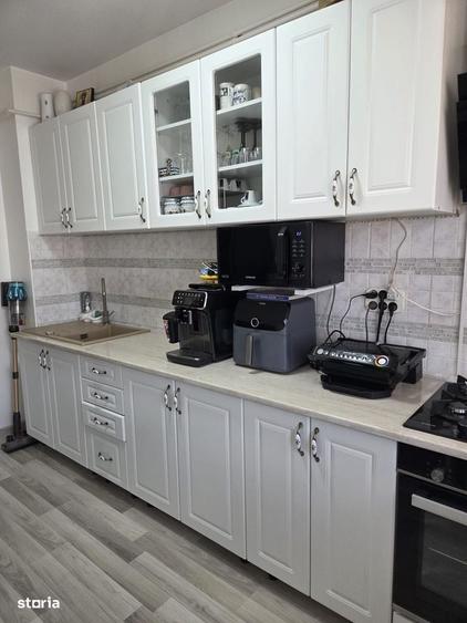 Apartament cu 3 camere decomandat în Progresul