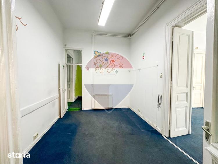 Spatiu comercial | doua cladiri, curte proprie | 300 mp | - 4