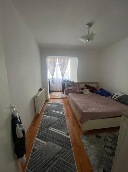 Apartament de vânzare,3 camere - 5