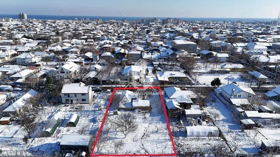 Teren 1.183 mp cu casa batraneasca, deschidere 22,37 ml - 5