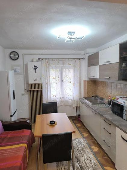 Inchiriez apartament doua camere ultracentral et.1. - 10