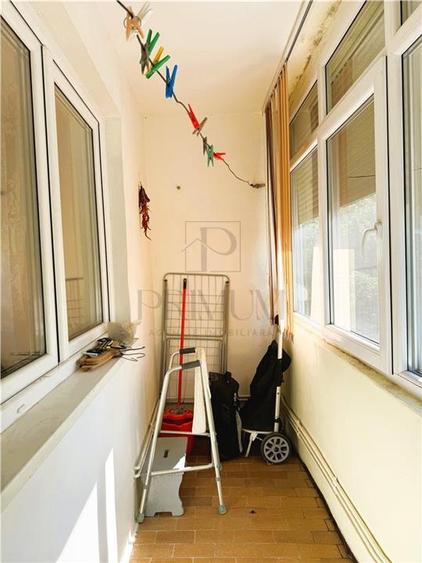 Gheorghe Lazar - decomandat - etaj 3 - centrala proprie - vedere pe 2 laturi! - 2