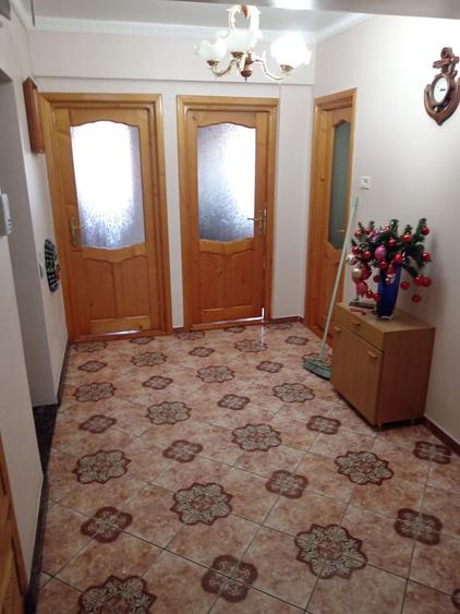 Vand Apartament cu 3 camere in Suceava - 1